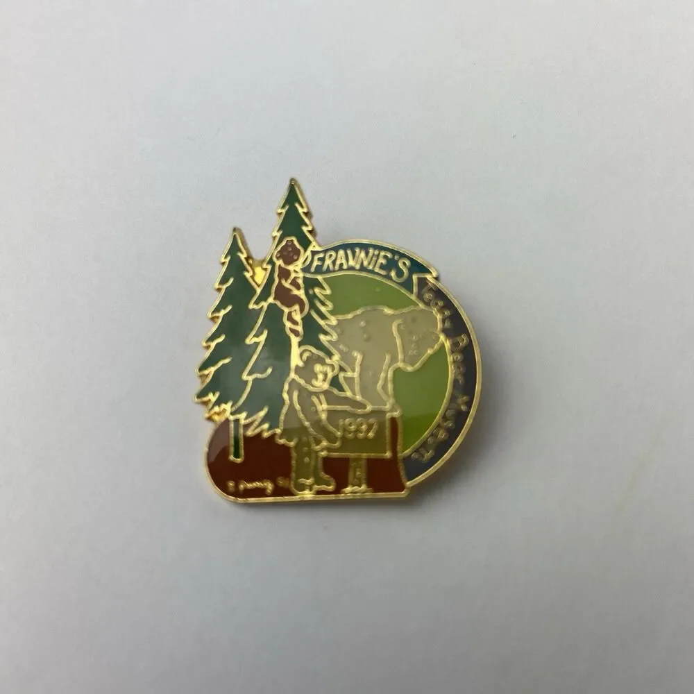 1992 Frannies Teddy Bear Musuem Pin Lapel